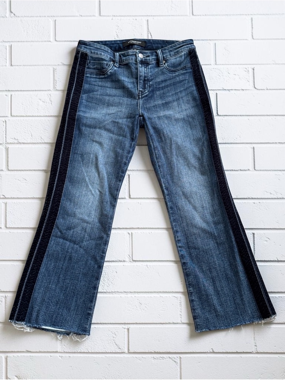 Liverpool Los Angeles Hannah Crop Flare with Velvet Trim | Size 2/26